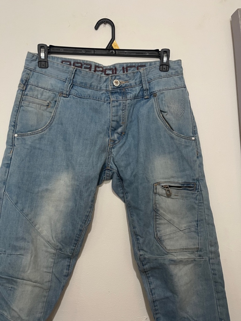 Slim Straight Light Blue Denim Jeans with Zip Pocket